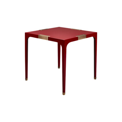 Tavolo QUADRATO I tavoli quadrati si adattano bene agli spazi piccoli o puoi usarli per definire la funzionalità di