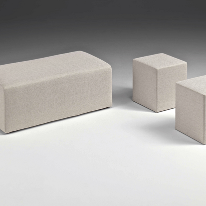 Pouf 'CONTEMPORANEI' Pouf di ispirazione contemporanea, contenitori o vuoti, particolarmente adatti in ambienti moderni,
