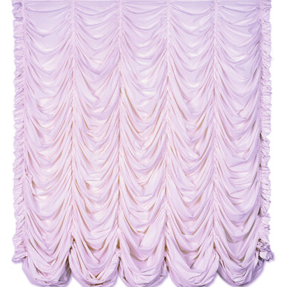 Tenda 'Bouillonne' o alla 'Veneziana Tenda molto ricca, arricciata sia in altezza che in larghezza, utilizzata soprattutto per vestire le