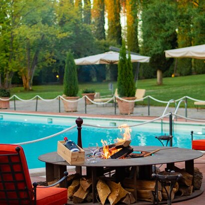 Ferro battuto, fascino senza tempo Maestri fabbri che lavorano il ferro battuto nel solco della lunga tradizione artigianale italiana