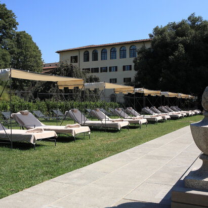 Sedie a sdraio, lettini e sedute in ferro battuto Lasciatevi emozionare dall'arte antica del ferro battuto e rendete unici i vostri spazi di vita