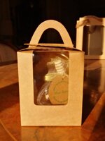 confezione-regalo-miele-con-api-decorative