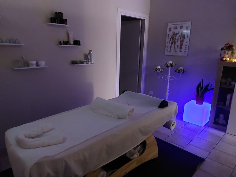 STUDIO MASSAGGI PROFESSIONALI DI VALERIA LIUZZI PALAGIANELLO STUDIO MASSAGGI PROFESSIONALI DI VALERIA LIUZZI PALAGIANELLO