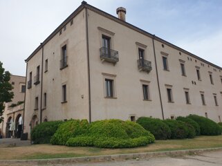 c4091ecf-a005-438d-a0c6-883189c61bc1
