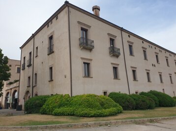 c4091ecf-a005-438d-a0c6-883189c61bc1