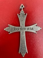 la-croce-pettorale-di-papa-leone-xiv-cm-13x9