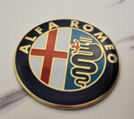 logo-adesivo-alfa-romeo-74-mm-gold-oro-74mm-per-cofano-giulietta-mito-147-156-159