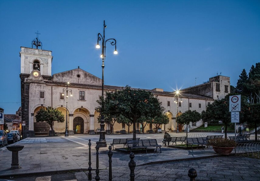 Piazza del Santuario di Valverde