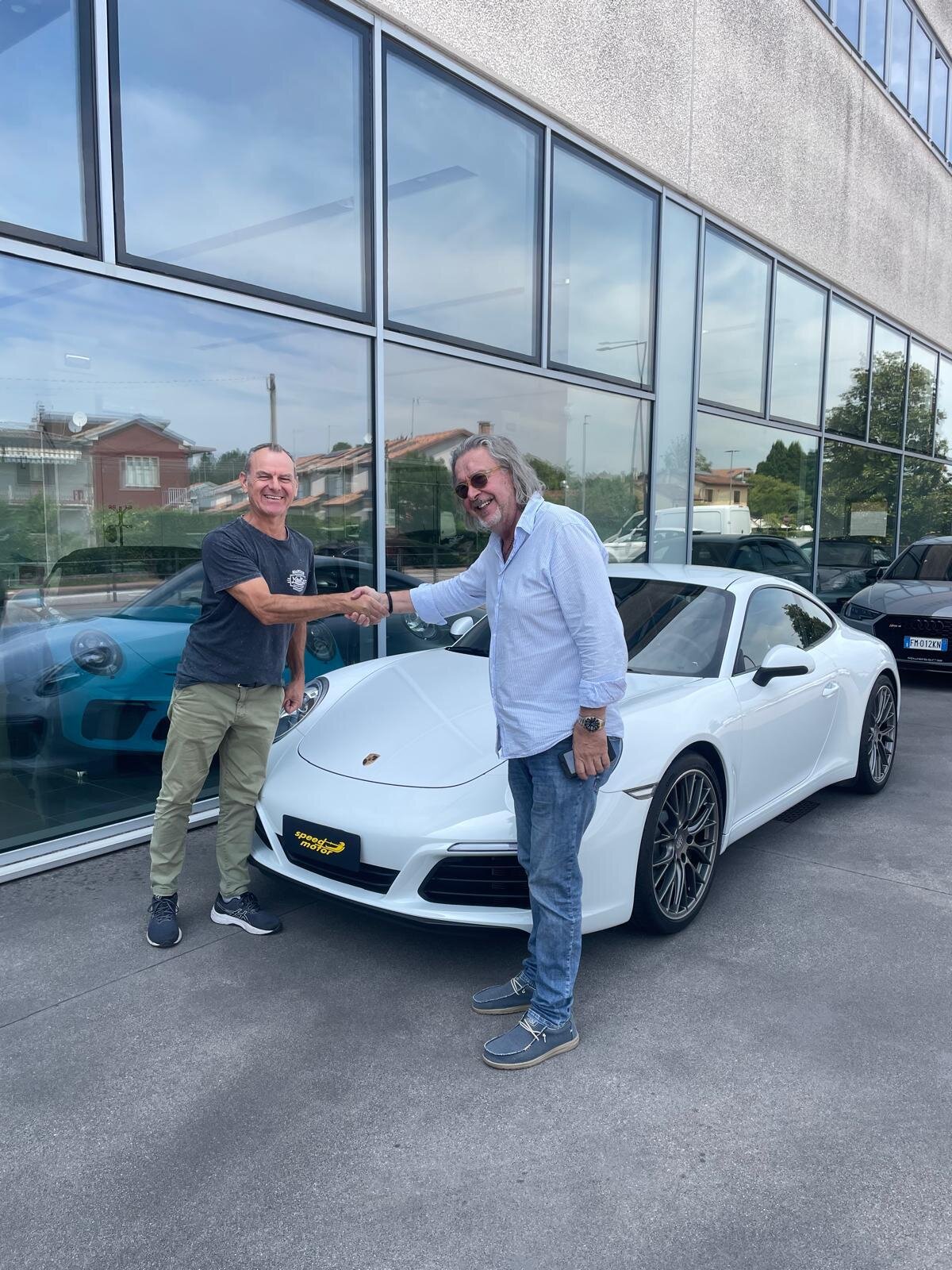 Consegnata una bellissima Porsche 911 all'amico Mariano da Gorizia
