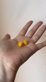 pom-poms-giallo-sole