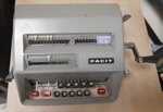 calcolatrice-meccanica-facit-c113-1957-fine-60s-vintage-machine
