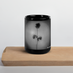 tazza-nera-da-collezione-rose-imagelight-and-shadow-in-the-future