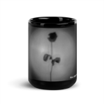 tazza-nera-da-collezione-rose-imagelight-and-shadow-in-the-future
