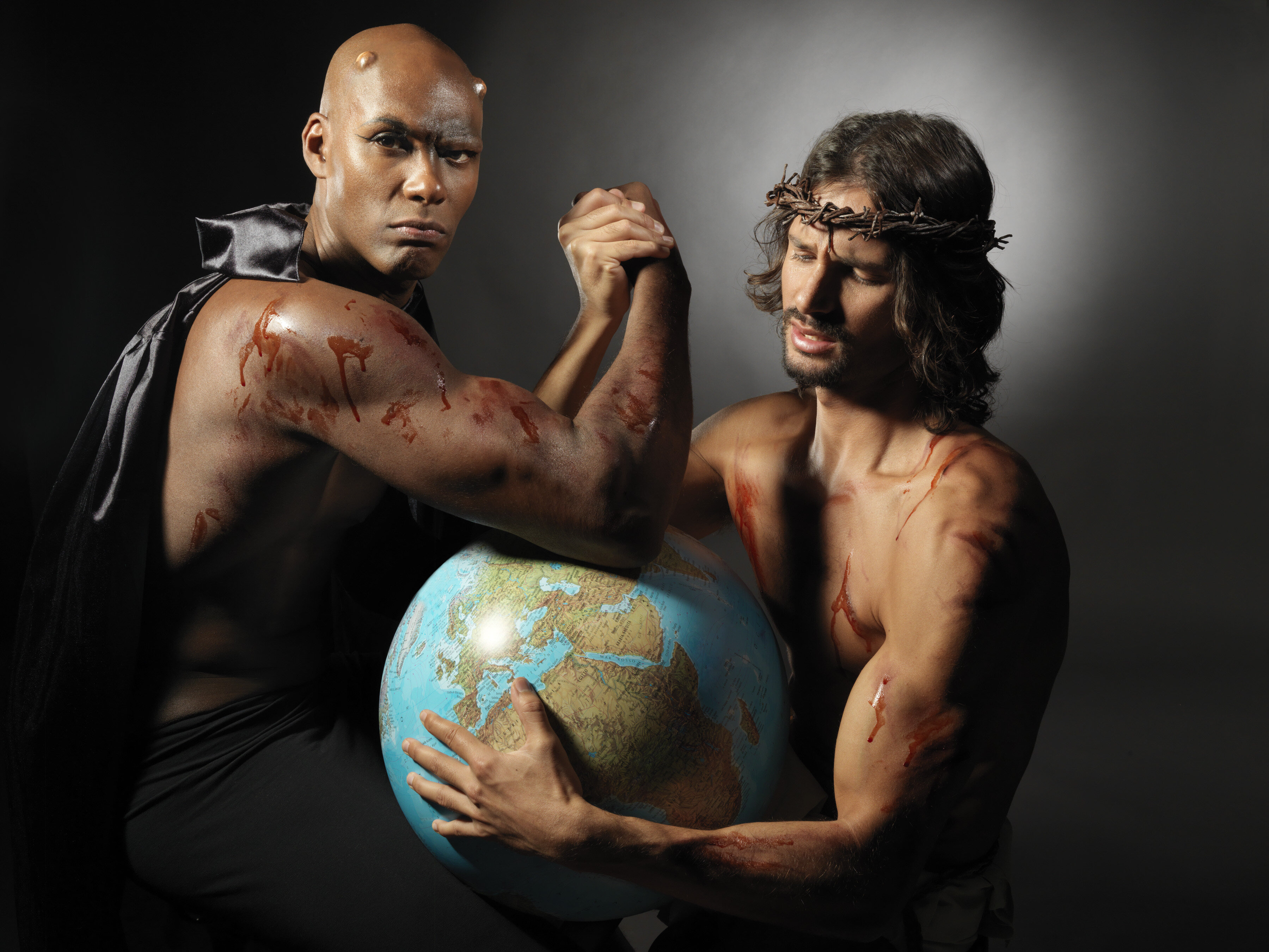 RomArt la Biennale di Arte e Cultura allo Stadio Domiziano di Piazza Navona Roma: in mostra "BeneVsMale" del fotografo Marco Garofalo