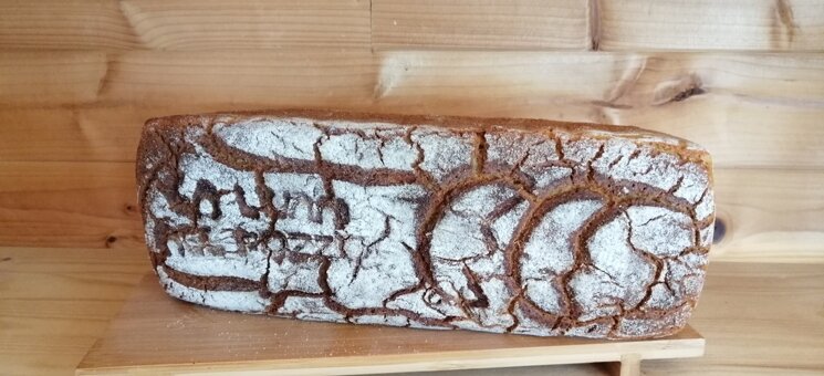 Pane di quinoa Pane di Quinoa: Preparato con selezionata farina di quinoa, per un pane leggero e nutriente. Pane di quinoa Pane di Quinoa: Preparato con selezionata farina di quinoa, per un pane leggero e nutriente.