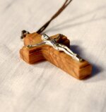 crucifix-pendant