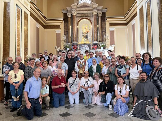 2142c385-385b-48b8-8c76-5a6fc2a88569