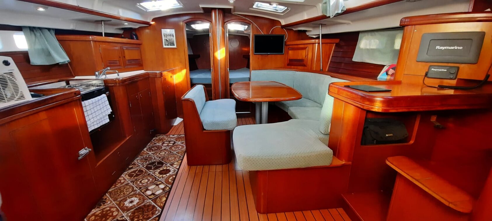 beneteau-oceanis-473-bella-2-ambiente-interno.jpeg beneteau-oceanis-473-bella-2-ambiente-interno.jpeg