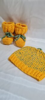 scarpine-lana-neonato-con-cappellino