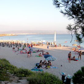 Le Bombarde Spiaggia in gran parte libera e ricca di servizi