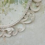 specchiera-o-cornice-grace-ovale-bianca-patinata