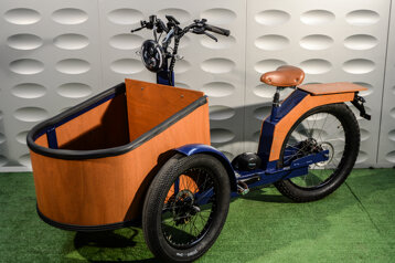 3320feeb-7acf-491c-9ce8-b0190c84743f 3320feeb-7acf-491c-9ce8-b0190c84743f