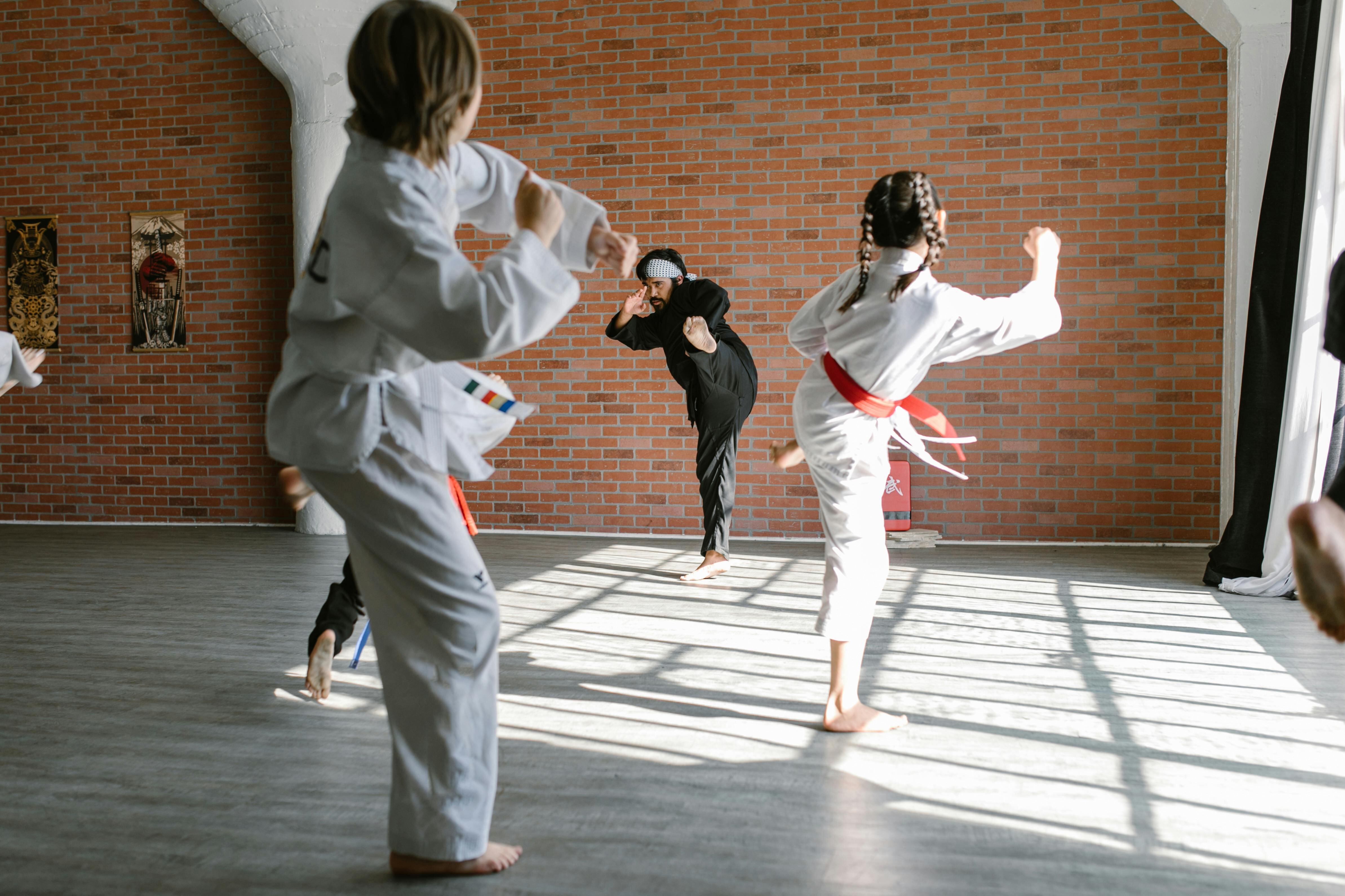 Benefici delle Arti Marziali per i Bambini: Il Caso del Karate Benefici delle Arti Marziali per i Bambini: Il Caso del Karate