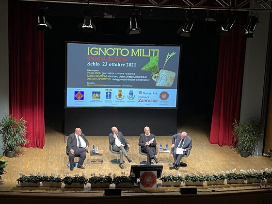 e40926e9-f654-451a-8488-36598777a577 e40926e9-f654-451a-8488-36598777a577