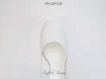 scarpe-da-sposa-chiuse-modello-chanel-in-capretto-perlato-bianco-e-tacco-10-largo