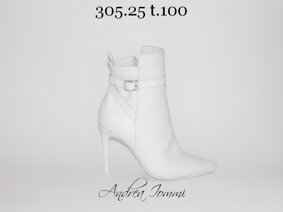 stivali da sposa in vitello bianco e dettagli Swarovski