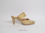 scarpe-a-punta-in-tessuto-beige-e-borsa