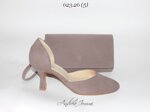 scarpe-in-camoscio-tortora-con-pochette-bustina-coordinata