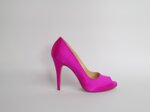 scarpe-open-toe-tacco-10-e-borsa-in-raso-fuxia