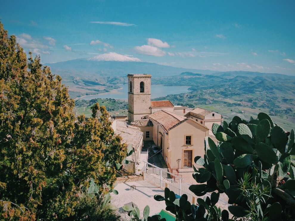 albergo-diffuso-agira-vista-etna.jpeg