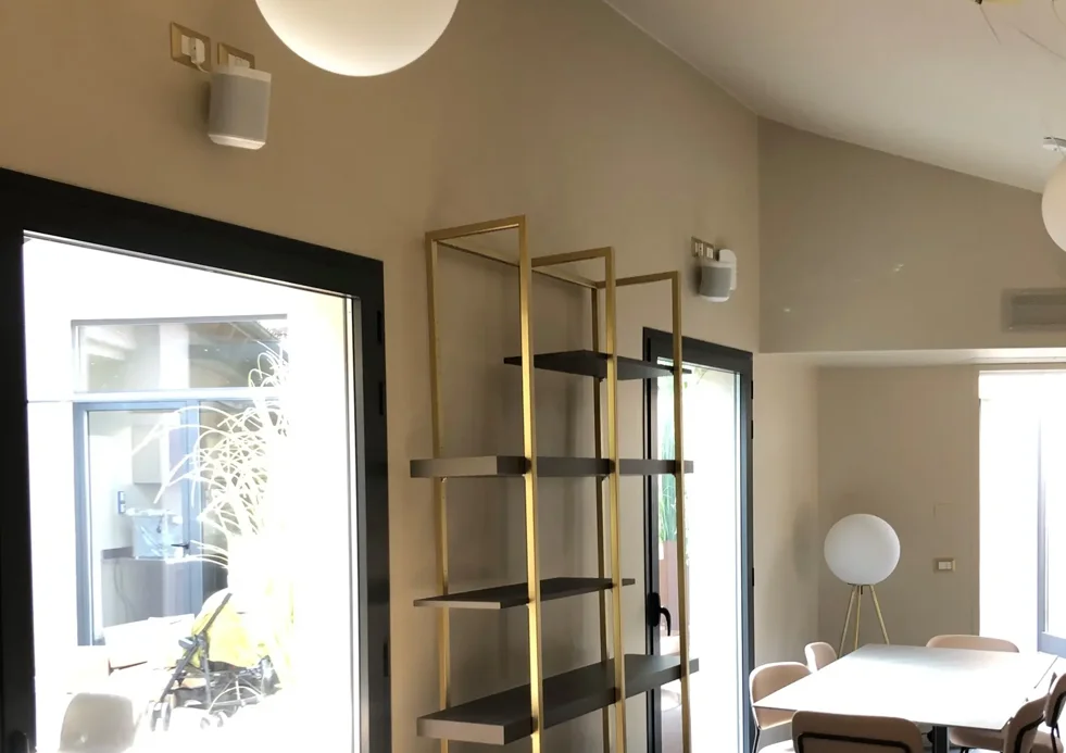 977b73a5-1d74-4ba4-b743-21d1666dea43