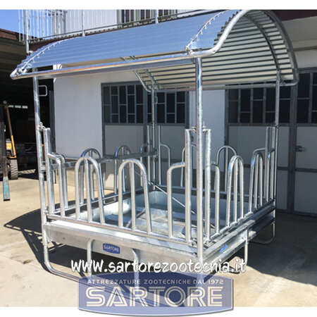Portafieno bovini e cavalli - Mod SAR4/12 con 12 posti alimentazione Portafieno bovini e cavalli - Mod SAR4/12 con 12 posti alimentazione