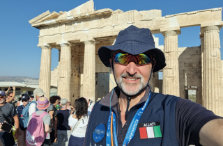 Tour leader professionale con gruppi di viaggi organizzati, collaborazioni con tour operator nazionali e internazionali