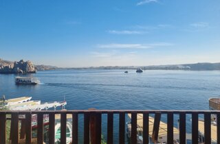 Immagini della homepage con tour leader professionale che accompagna gruppi in viaggi organizzati per tour operator nazionali e internazionali Immagini della homepage con tour leader professionale che accompagna gruppi in viaggi organizzati per tour operator nazionali e internazionali