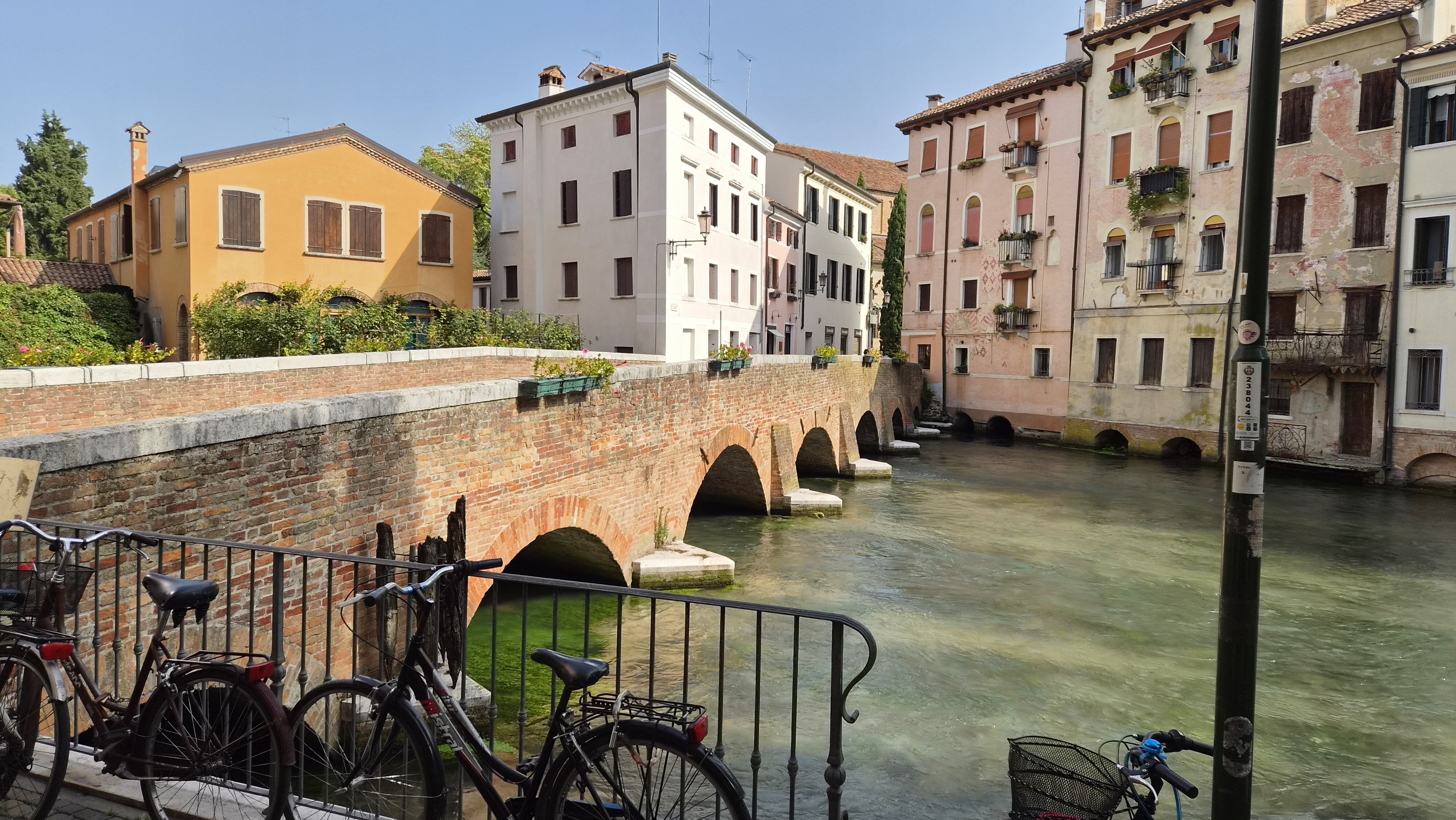 Accompagnatore turistico in Veneto|Venezia durante il viaggio di gruppo|Piazza San Marco a Venezia|Canali di Venezia|Padova durante il tour|Centro storico di Padova|Gruppo di viaggio in Veneto|Accompagnamento turistico in Veneto|Tour del Veneto con Mauro|Viaggio organizzato in Veneto