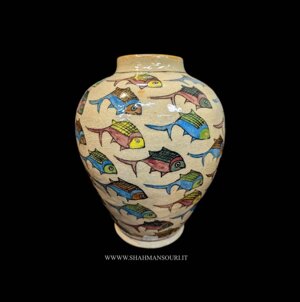 lavorato e dipinto a mano