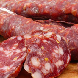 Scopri i salumi tipici della Sardegna, prodotti secondo antiche tradizioni artigianali. Un viaggio tra sapori autentici e cultura gastronomica dell'isola. Scopri i salumi tipici della Sardegna, prodotti secondo antiche tradizioni artigianali. Un viaggio tra sapori autentici e cultura gastronomica dell'isola.
