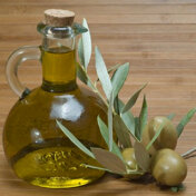 Sardinian cuisine, local products and food and wine traditions.