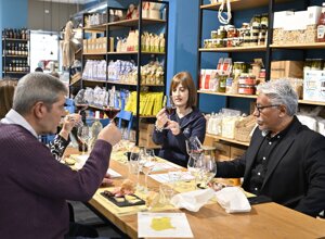 eyJpdCI6IkRlZ3VzdGF6aW9uZSBndWlkYXRhIGNvbiBTb21tZWxpZXJfTGUgc3RyYWRlIGRlbCBndXN0byIsImVuIjoiR3VpZGVkIHRhc3Rpbmcgd2l0aCBTb21tZWxpZXJfTGUgc3RyYWRlIGRlbCBndXN0byIsImZyIjoiROlndXN0YXRpb24gZ3VpZOllIGF2ZWMgU29tbWVsaWVyX0xlIHN0cmFkZSBkZWwgZ3VzdG8ifQ== eyJpdCI6IkRlZ3VzdGF6aW9uZSBndWlkYXRhIGNvbiBTb21tZWxpZXJfTGUgc3RyYWRlIGRlbCBndXN0byIsImVuIjoiR3VpZGVkIHRhc3Rpbmcgd2l0aCBTb21tZWxpZXJfTGUgc3RyYWRlIGRlbCBndXN0byIsImZyIjoiROlndXN0YXRpb24gZ3VpZOllIGF2ZWMgU29tbWVsaWVyX0xlIHN0cmFkZSBkZWwgZ3VzdG8ifQ==