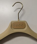 gucci-porta-abiti-con-gruccia