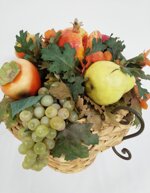 centrotavola-con-foglie-e-frutta