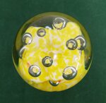 palla-fermacarte-in-vetro-con-inclusioni-colorate