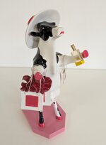 cowparade-alphadite-dea-dello-shopping