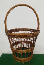 cesto-in-vimini-con-gambe