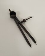 compasso-a-vite-ferro