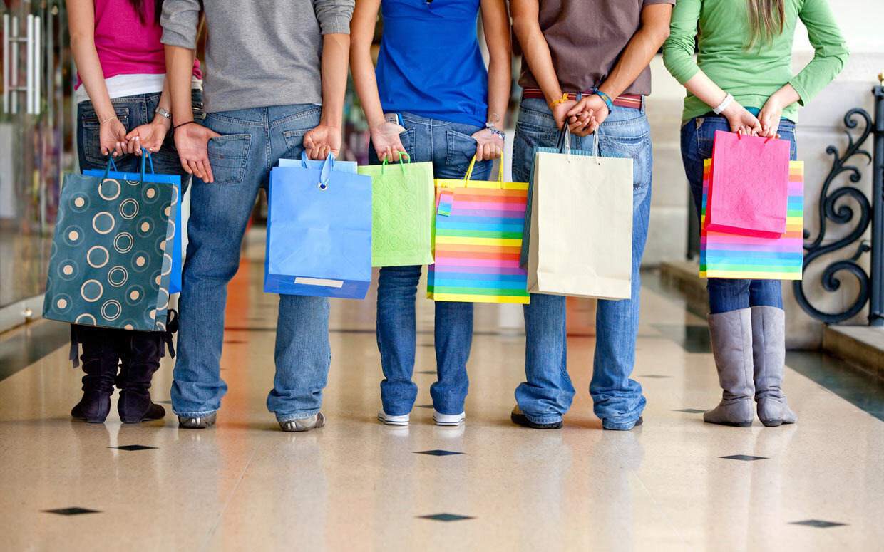 13 anni, shopping di marca e regole: come fare?